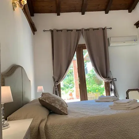 Casal Paterno' Country house