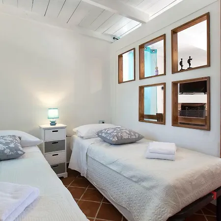 Casal Paterno' Country house *